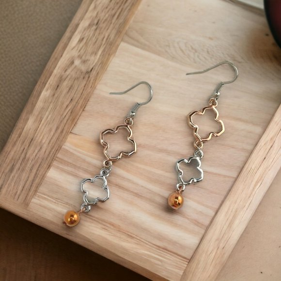 Necklace & Earring Set, Silver-Copper Tone, Quatrefoil Design, 30"- 33" - Picture 7 of 9